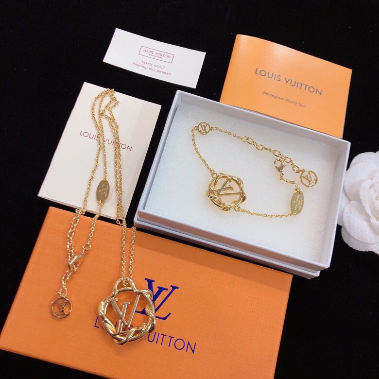 Louis Vuitton Necklaces